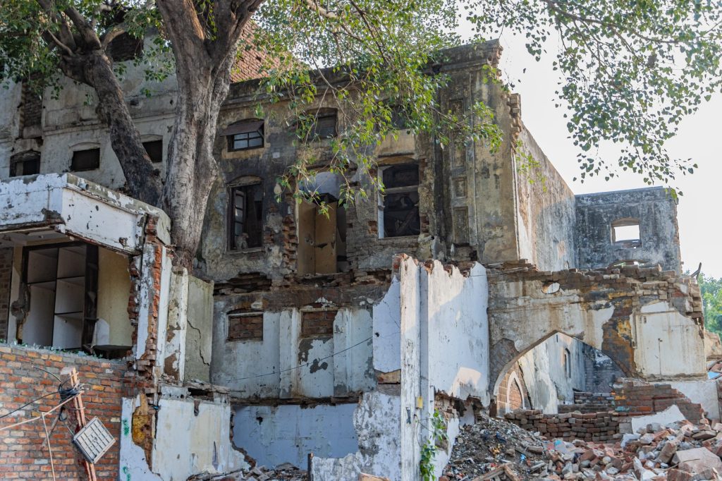 New Delhi hostel collapse