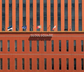 Korean stocks struggle