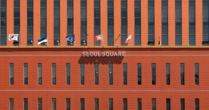 Korean stocks struggle